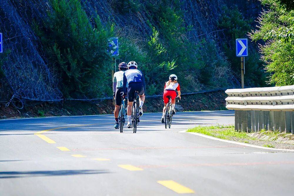 场景营造已进入「共情20」阶段！九游会J9入口吸引Z世代：城市(图2)