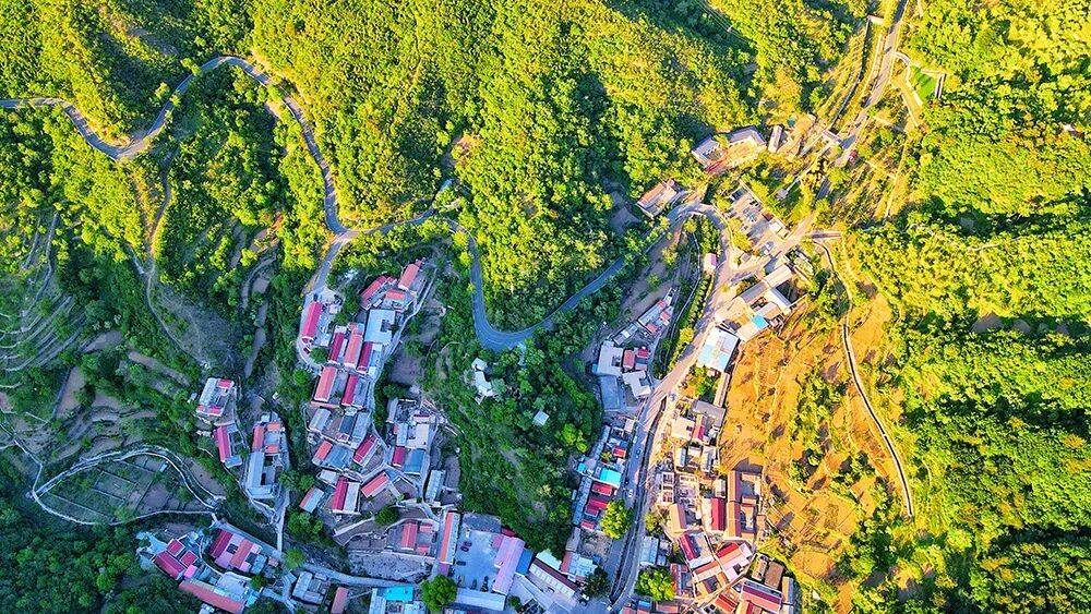 场景营造已进入「共情20」阶段！九游会J9入口吸引Z世代：城市(图18)