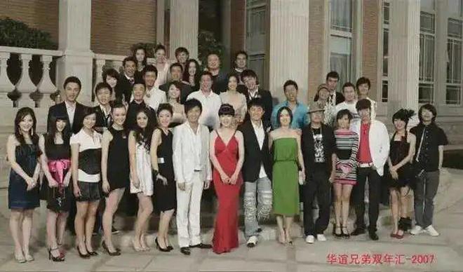 事：从风光无限到一地鸡毛j9平台华谊家族的豪门故(图3)